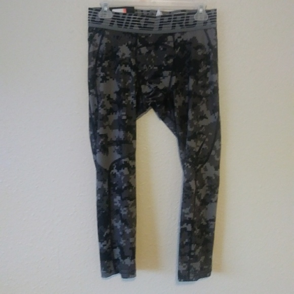 Nike Black Camo Pro-Combat fitness tights - Picture 1 of 8